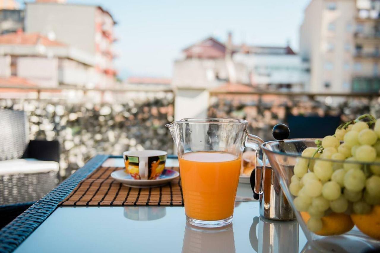Altido Apt For 8 With Huge Terrace In Old Town Of Viareggio Buitenkant foto