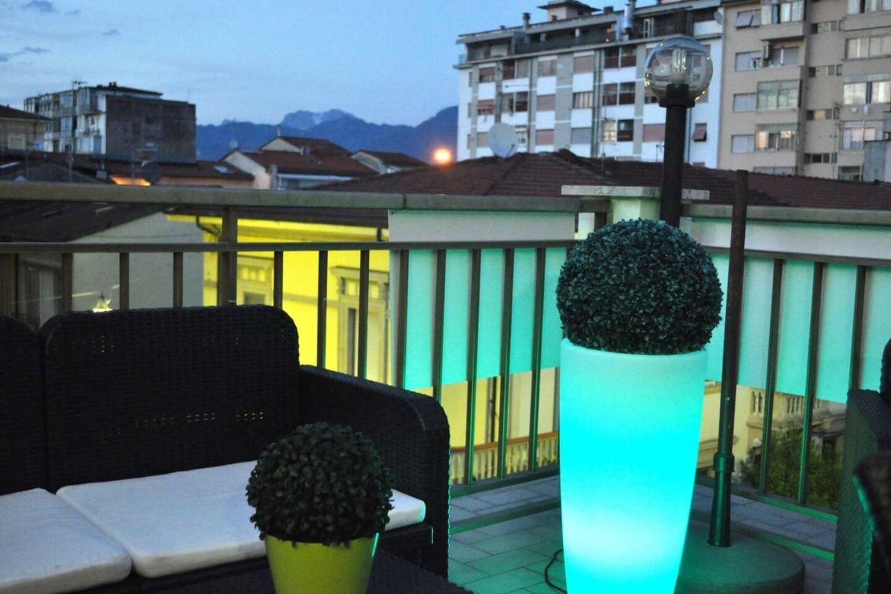Altido Apt For 8 With Huge Terrace In Old Town Of Viareggio Buitenkant foto